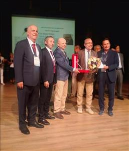 2023 yılı Türk Fizik Derneği Onur Ödülüne bölümümüz öğretim üyesi Prof. Dr. Murat TANIŞLI layık görülmüş olup, Türk Fizik Derneği tarafından plaket ve ödül belgesi kendisine verilmiştir.